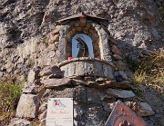 78 La bella Madonnina che veglia sugli escursionisti al Benigni
